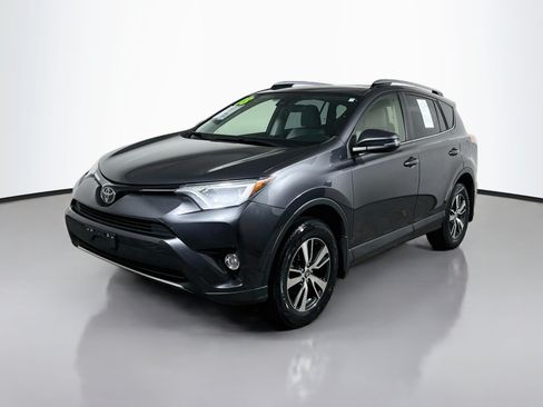 Used 2018 Toyota RAV4 XLE AWD/4WD image 10
