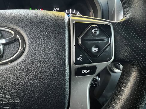 Used 2014 Toyota 4Runner SR5 image 17