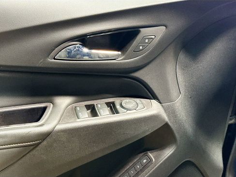 Used 2020 Chevrolet Equinox Premier image 17