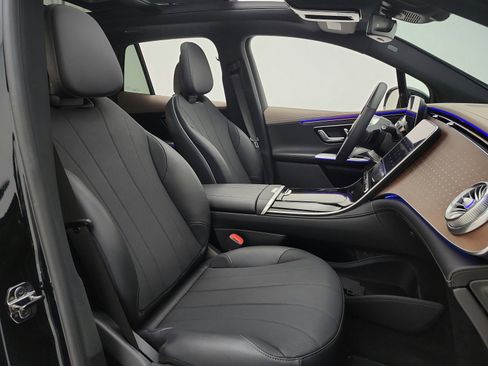 Certified 2023 Mercedes-Benz EQE 350+ SUV image 17