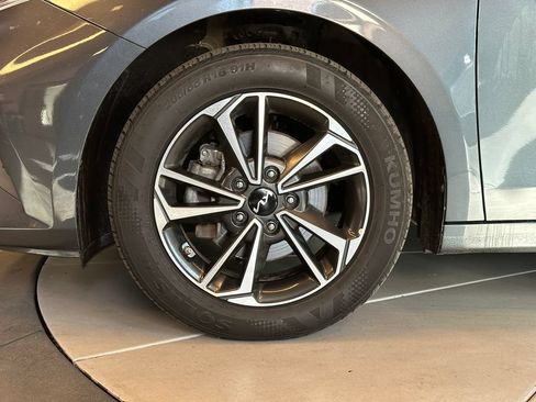 Used 2024 Kia Forte LXS FWD image 25