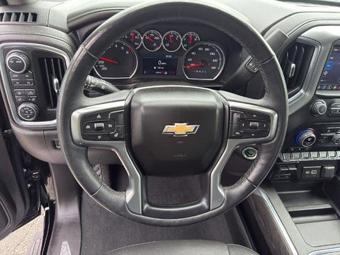 Used 2022 Chevrolet Silverado 1500 LTZ AWD/4WD image 17