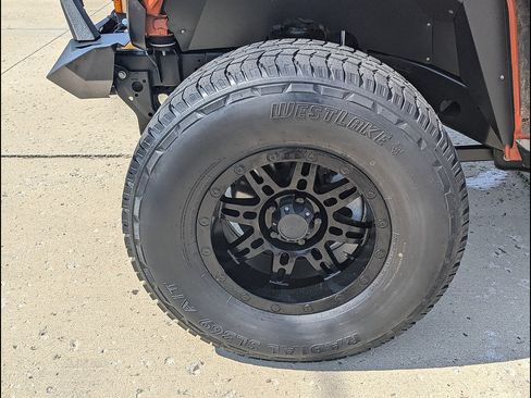 Used 2018 Jeep Wrangler Unlimited Sport S AWD/4WD image 15