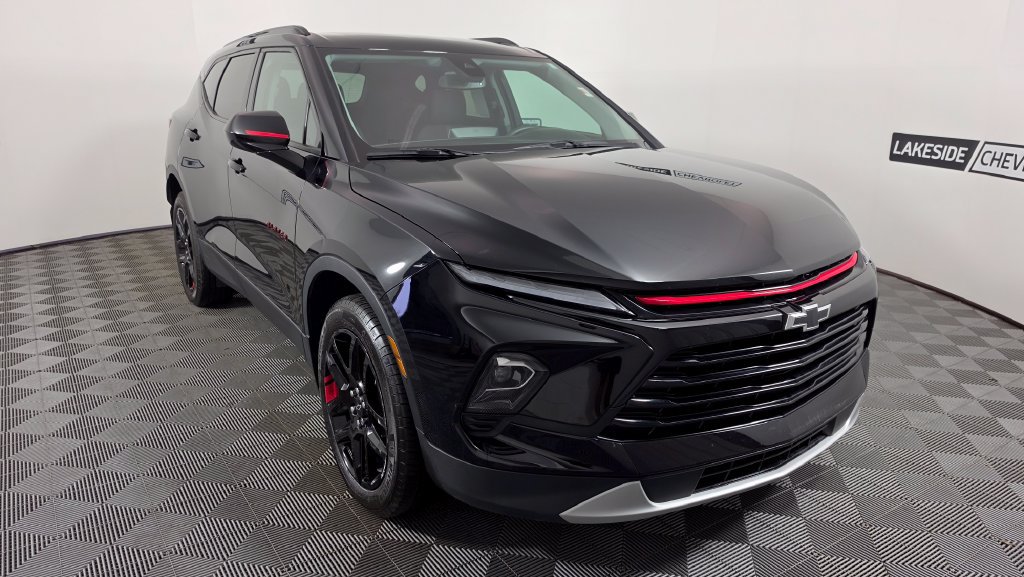 Used 2025 Chevrolet Blazer LT w/ Redline Edition FWD image 9