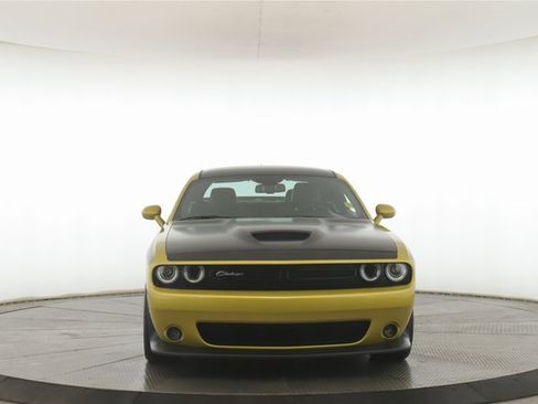 Used 2021 Dodge Challenger R/T w/ T/A Package image 12