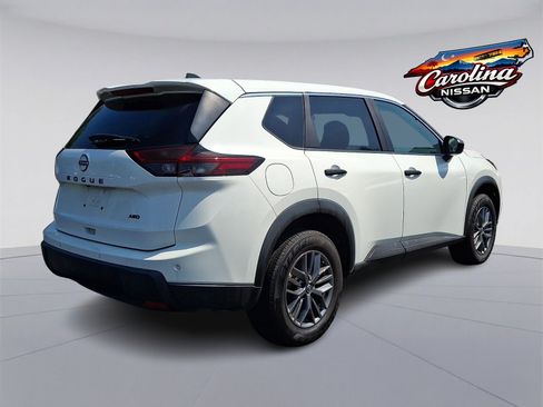 Used 2024 Nissan Rogue S AWD/4WD image 6