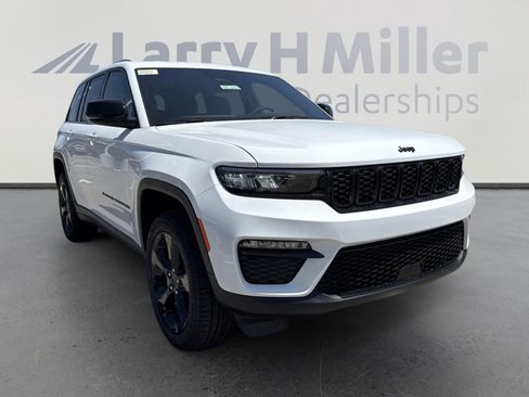 New 2025 Jeep Grand Cherokee Limited w/ Black Appearance Package image 2