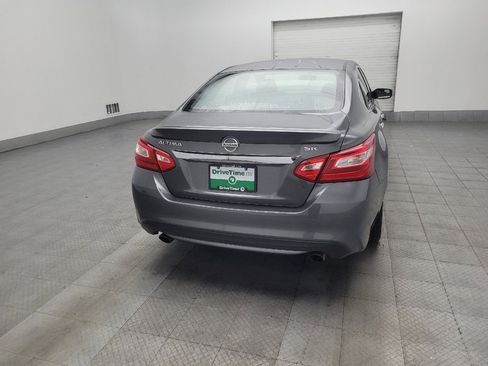Used 2016 Nissan Altima 2.5 SR w/ LED Appearance Package FWD image 7