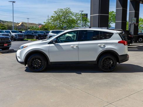 Used 2015 Toyota RAV4 LE AWD/4WD image 4