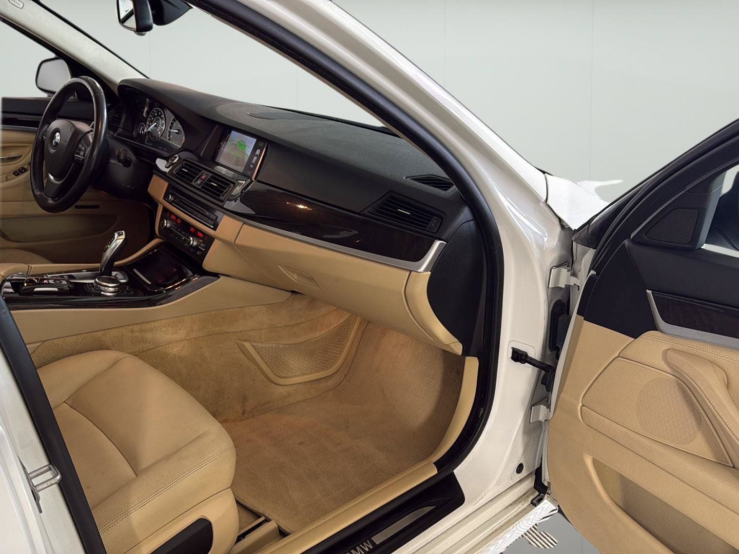 Used 2015 BMW 528i xDrive Sedan AWD/4WD image 15