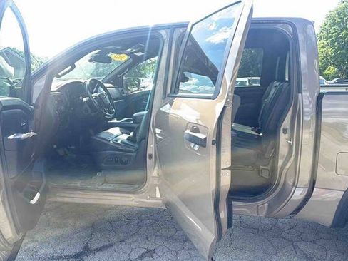 Used 2021 Nissan Titan PRO-4X w/ Pro-4x Convenience Package AWD/4WD image 15