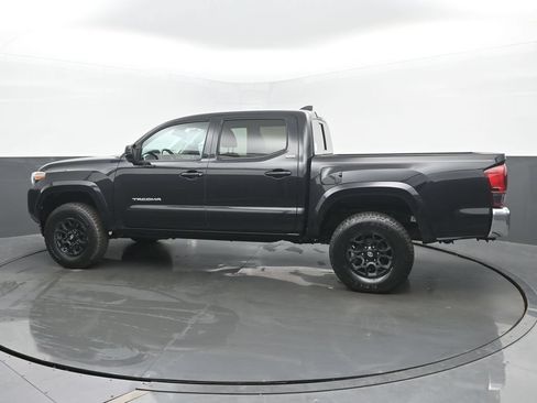 Used 2019 Toyota Tacoma SR5 RWD image 3