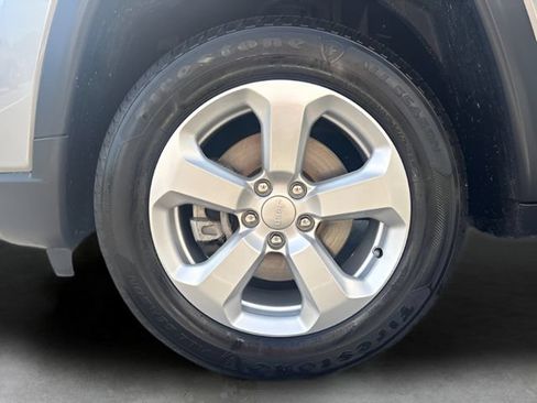Used 2022 Jeep Compass Latitude AWD/4WD image 33