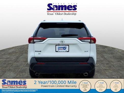 Used 2022 Toyota RAV4 XLE FWD image 4