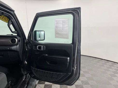 Used 2020 Jeep Wrangler Sport AWD/4WD image 39