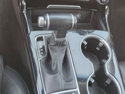 Used 2019 Kia Stinger RWD image 14
