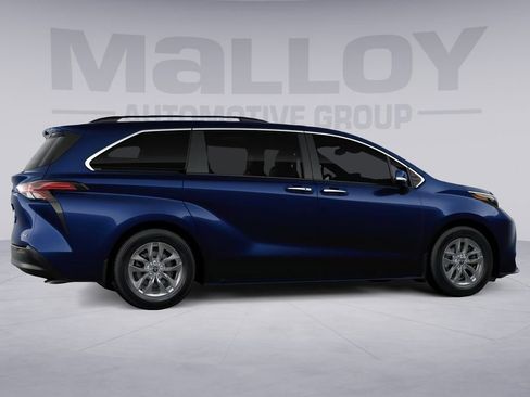 New 2026 Toyota Sienna XLE FWD image 11
