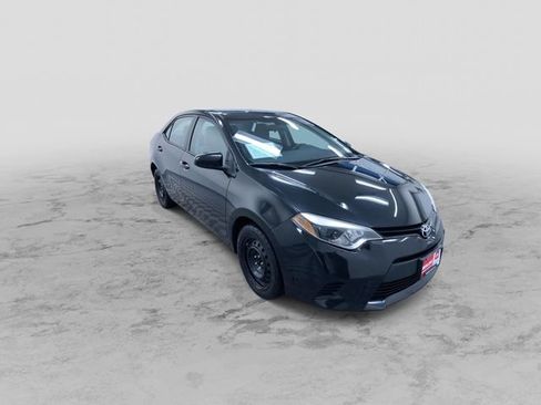 Used 2014 Toyota Corolla LE image 3