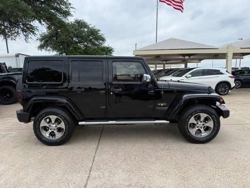 Used 2017 Jeep Wrangler Unlimited Sahara w/ Mopar Chrome Edition Group image 8