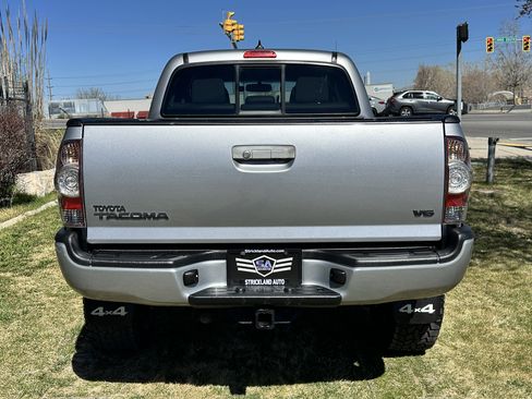 Used 2015 Toyota Tacoma TRD Sport 4WD Long Bed image 8