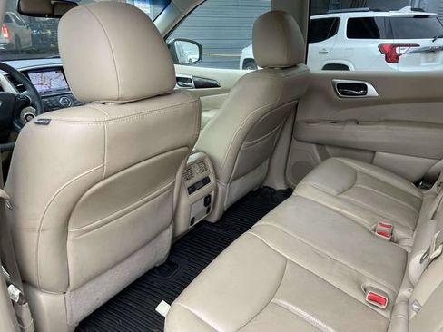 Used 2016 Nissan Pathfinder Platinum image 13