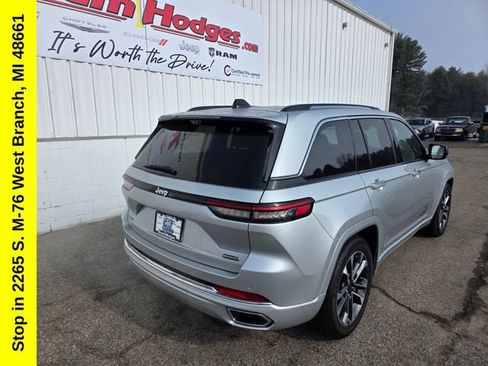 Used 2024 Jeep Grand Cherokee Overland w/ Advanced Protech Group III AWD/4WD image 13
