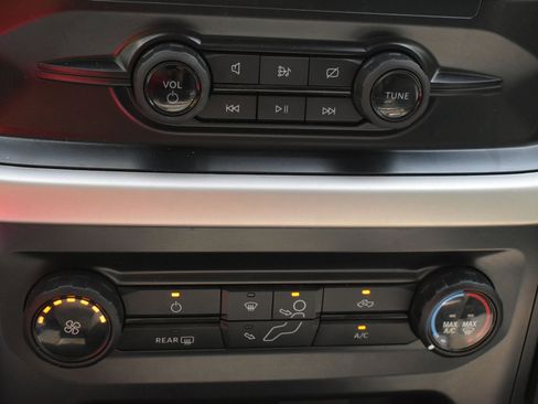 Used 2023 Ford F150 XLT w/ XTR Package image 28