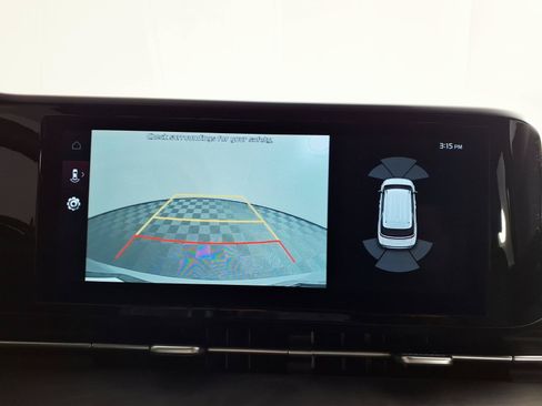 Used 2024 Kia Carnival EX FWD image 19