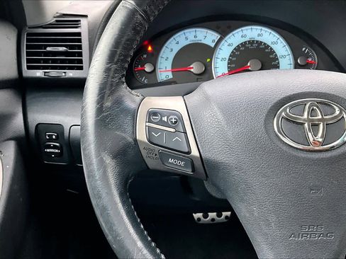 Used 2010 Toyota Camry SE image 21