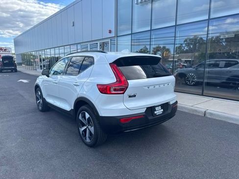 Certified 2025 Volvo XC40 B5 Plus AWD/4WD image 3