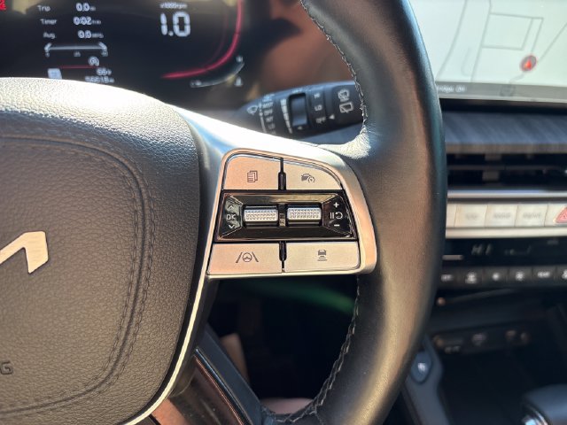 Used 2024 Kia Telluride EX w/ EX Captain's Chair Package AWD/4WD image 12