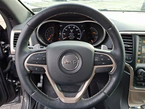 Used 2017 Jeep Grand Cherokee Limited image 22