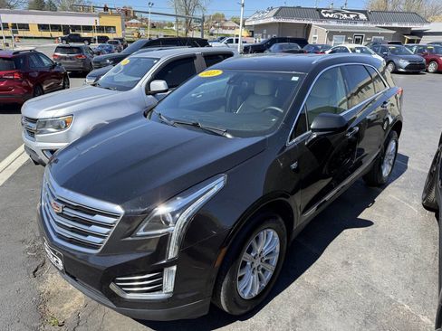 Used 2017 Cadillac XT5 image 2
