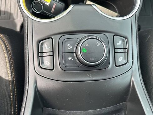 Used 2020 GMC Terrain SLE w/ Driver Convenience Package AWD/4WD image 12