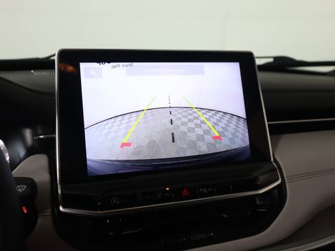 Used 2025 Jeep Compass Limited image 6