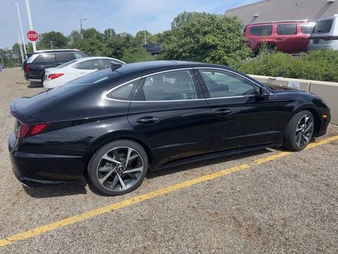 Used 2023 Hyundai Sonata SEL Plus FWD image 3