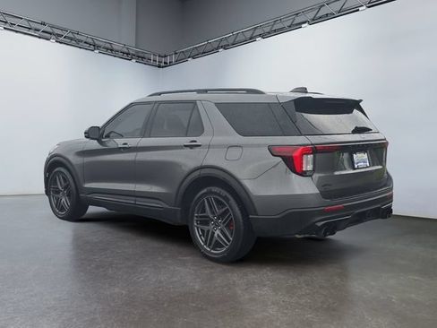 Certified 2025 Ford Explorer ST AWD/4WD image 3