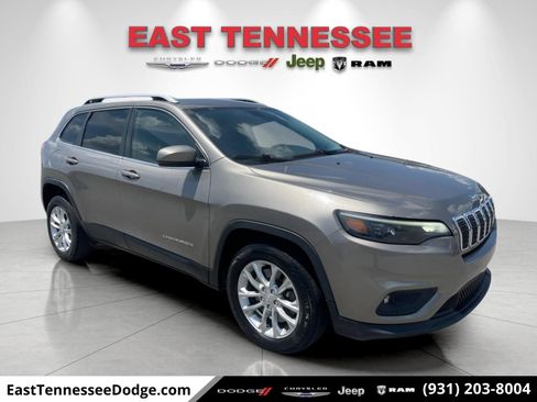 Used 2019 Jeep Cherokee Latitude Plus FWD image 1