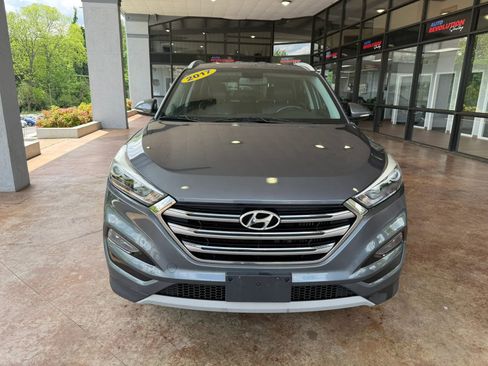 Used 2017 Hyundai Tucson Limited AWD/4WD image 2