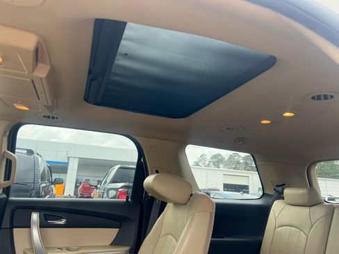 Used 2011 GMC Acadia SLT image 35