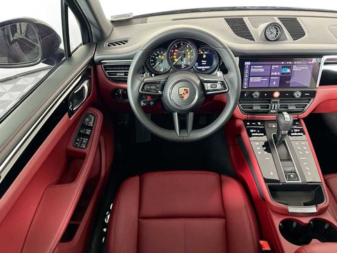 New 2025 Porsche Macan image 24