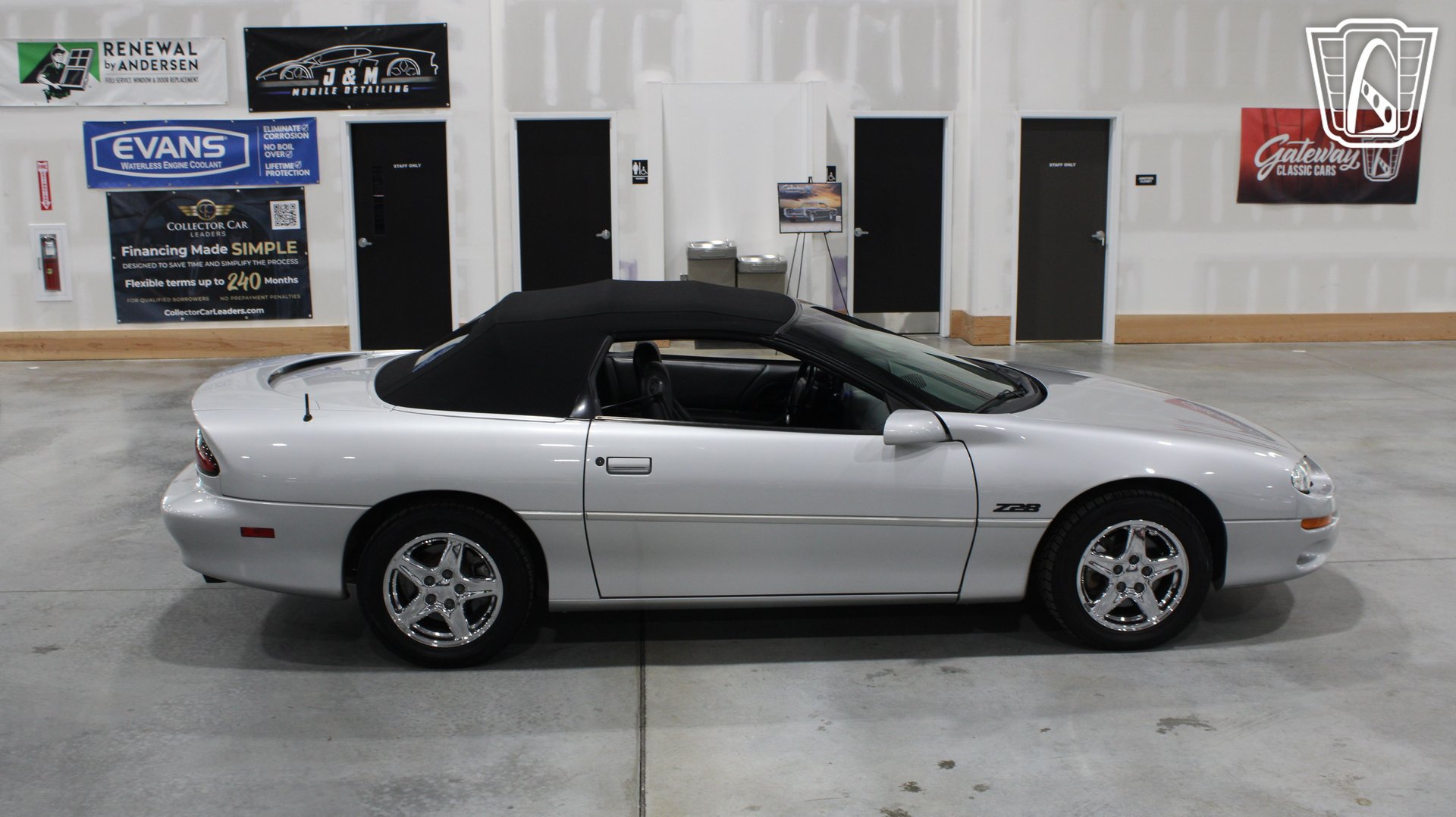 Used 1998 Chevrolet Camaro Z28 RWD image 39