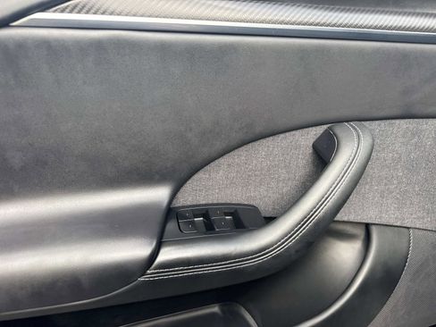 Used 2021 Tesla Model S Plaid image 18