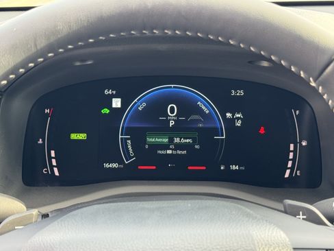 Used 2025 Toyota Camry SE image 23