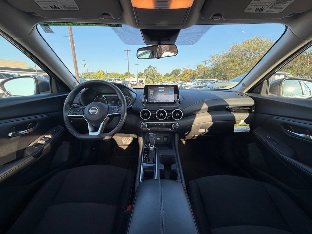 Used 2025 Nissan Sentra SV FWD image 29