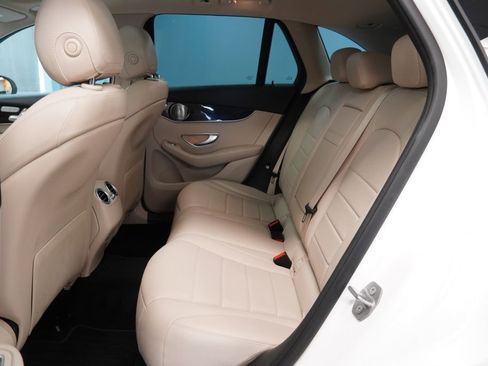 Used 2017 Mercedes-Benz GLC 300 4MATIC image 29