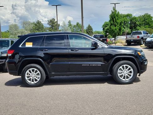 Certified 2021 Jeep Grand Cherokee Laredo X AWD/4WD image 2