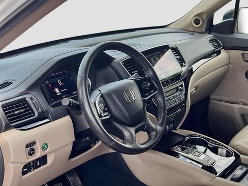 Used 2022 Honda Pilot Touring image 9