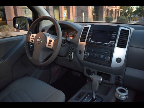 Used 2018 Nissan Frontier S image 33