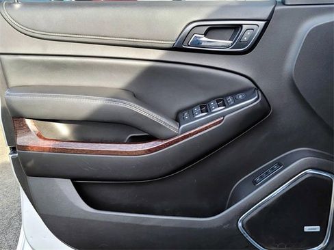 Used 2017 GMC Yukon XL SLT image 12